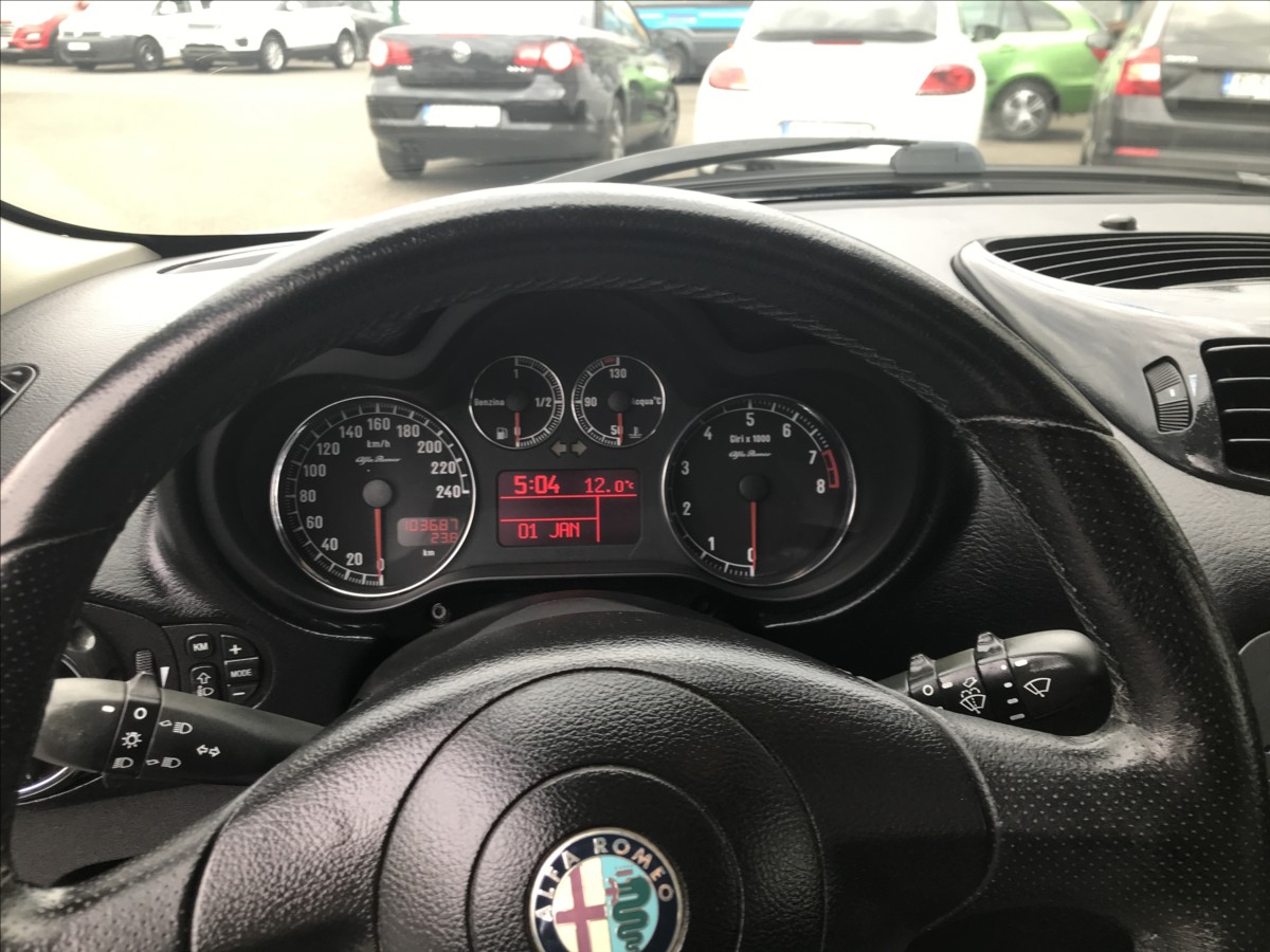 alfa-romeo-147-1-6-i-3dv-77kw - 7