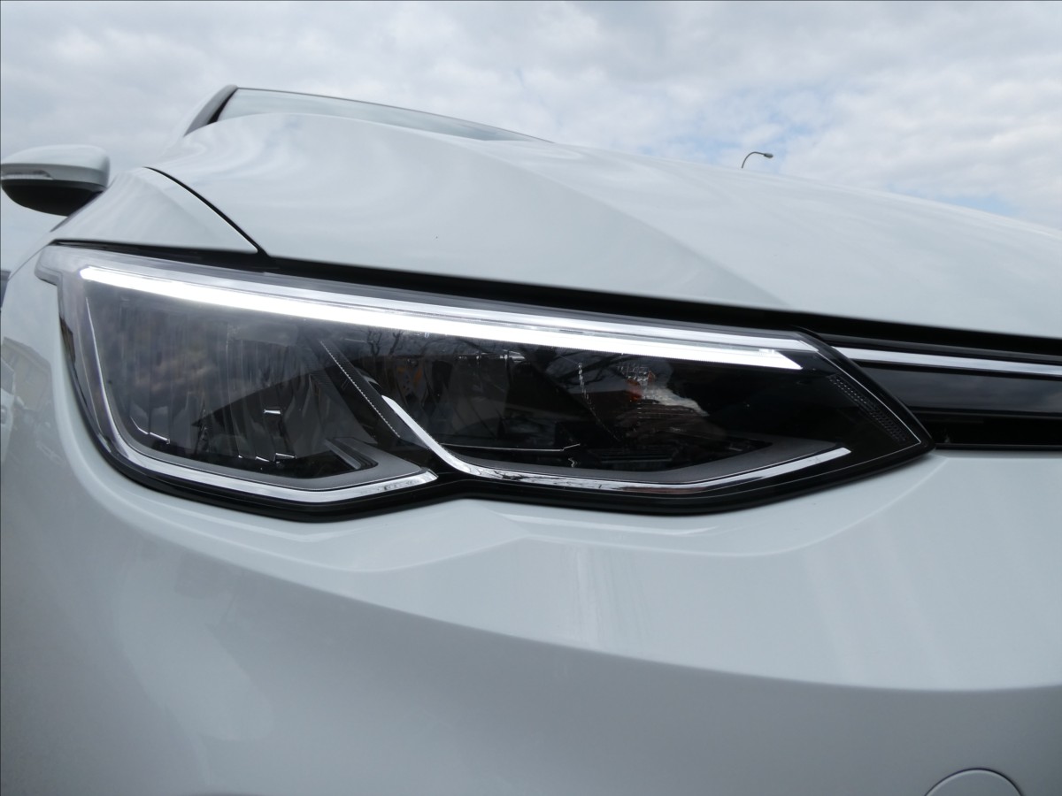 volkswagen-golf-2-0-viii-tdi-2x-kola-led-cebia - 4