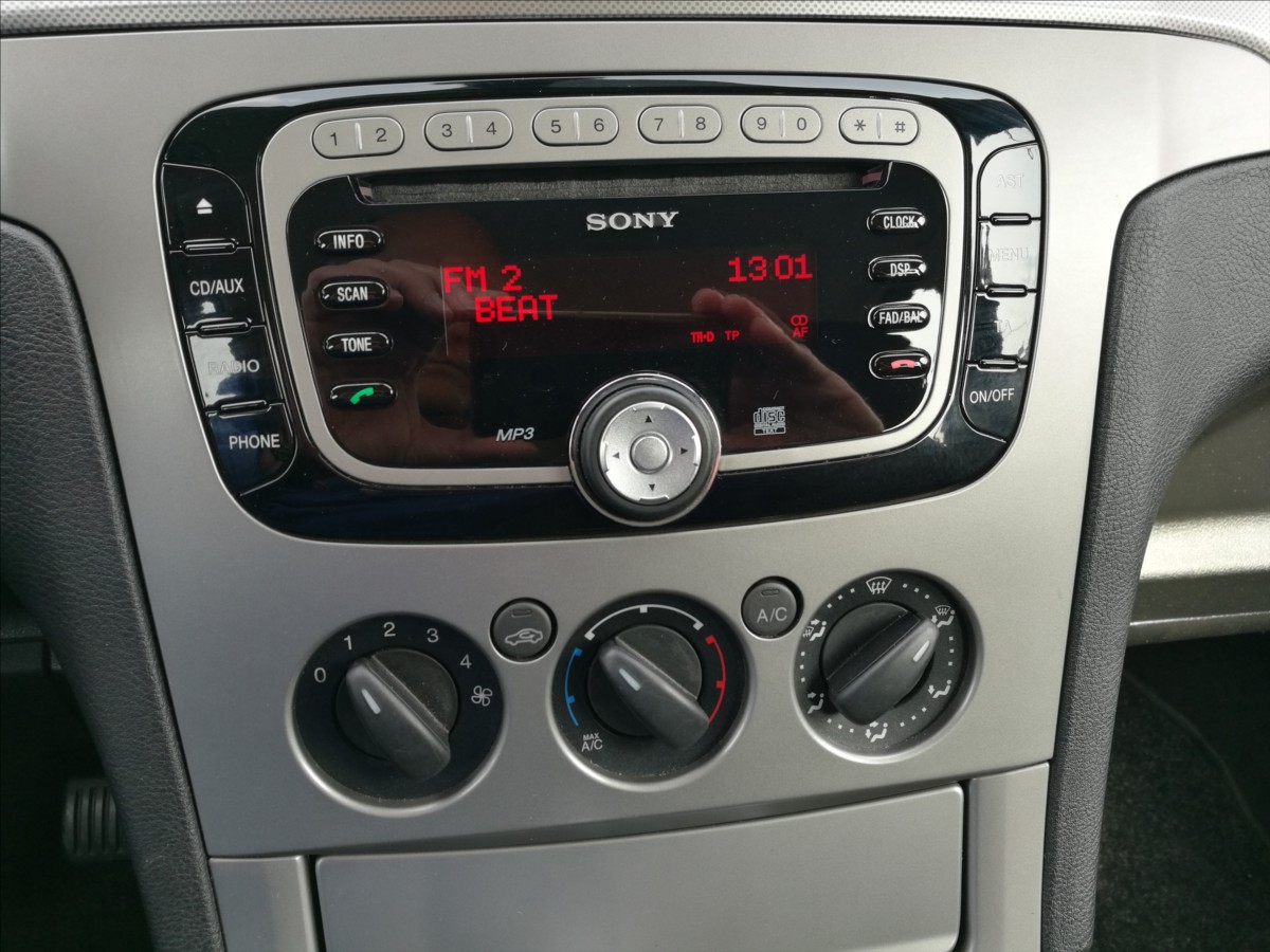 ford-galaxy-2-0-tdci-1-majitel - 7