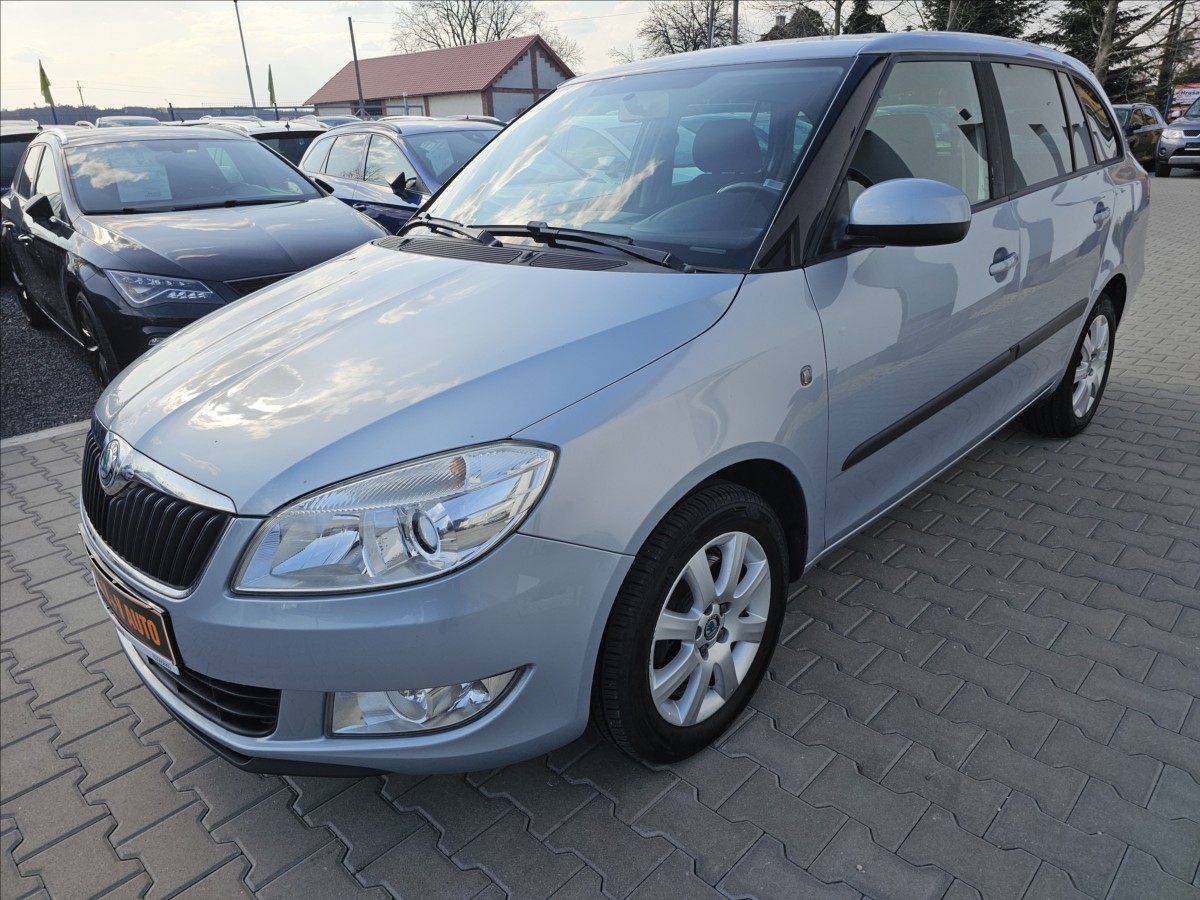 skoda-fabia-ii-1-2tsi-77kw-ambiente - 2