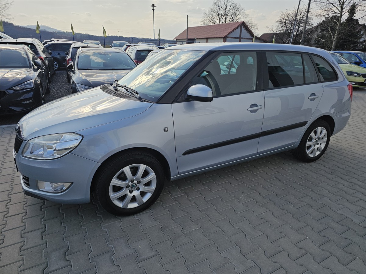 skoda-fabia-ii-1-2tsi-77kw-ambiente - 9