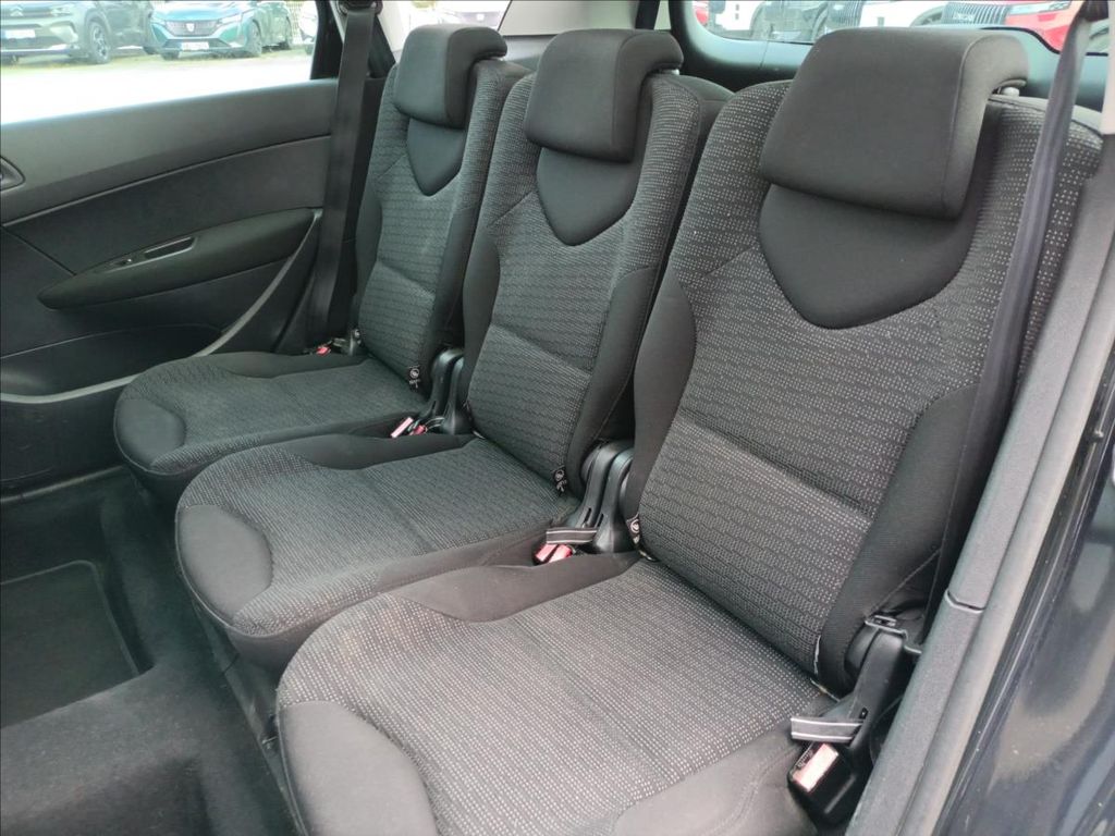 peugeot-308-sw-active-1-6-hdi-110k - 4