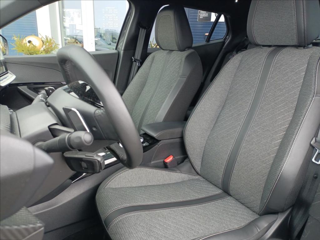 peugeot-2008-allure-1-2-pt-130k-eat8 - 7