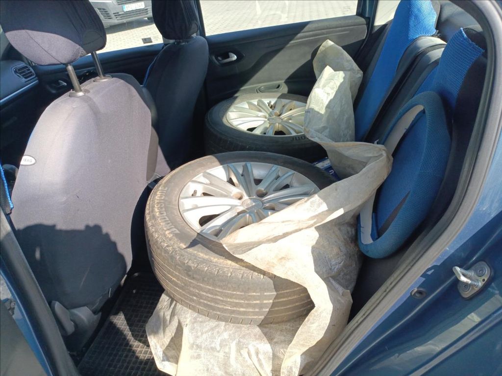 peugeot-301-allure-1-6-hdi-92k-man5 - 4