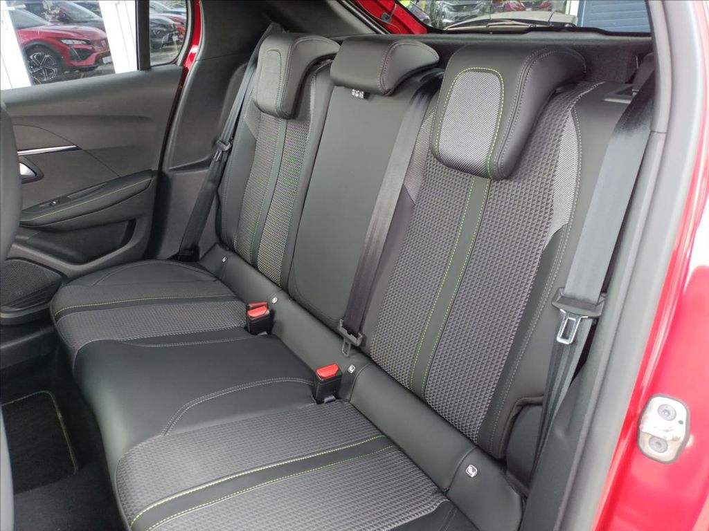 peugeot-208-gt-puretech-130k-eat8 - 4