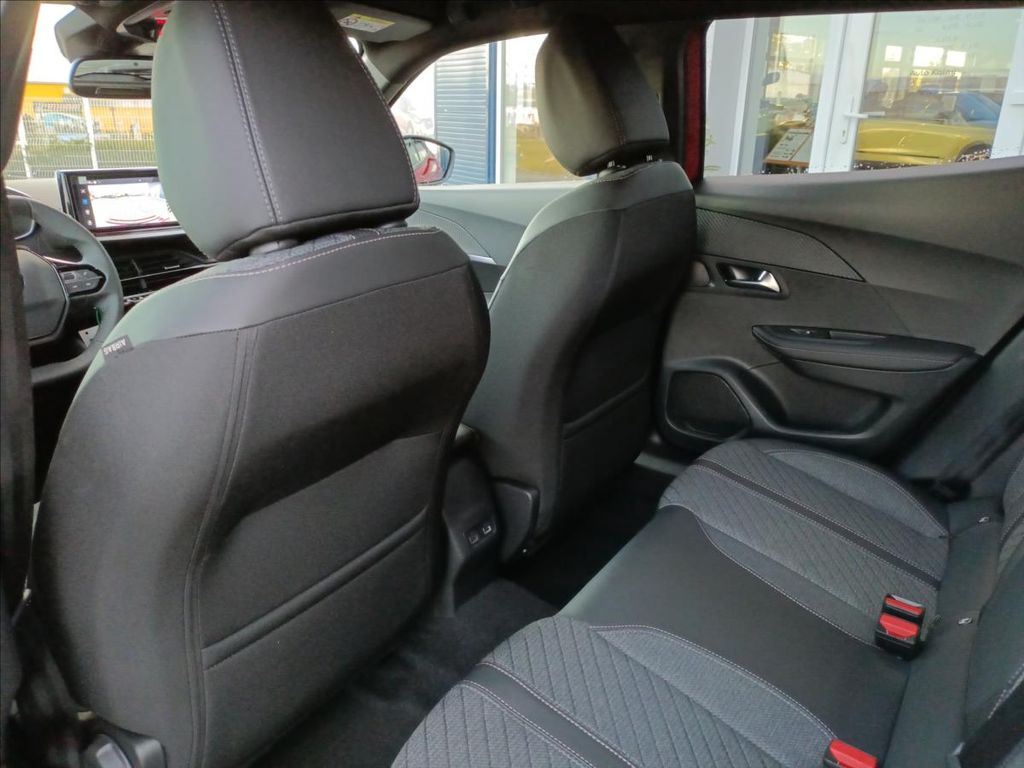 peugeot-2008-allure-1-2-puretech-100k-man6 - 8