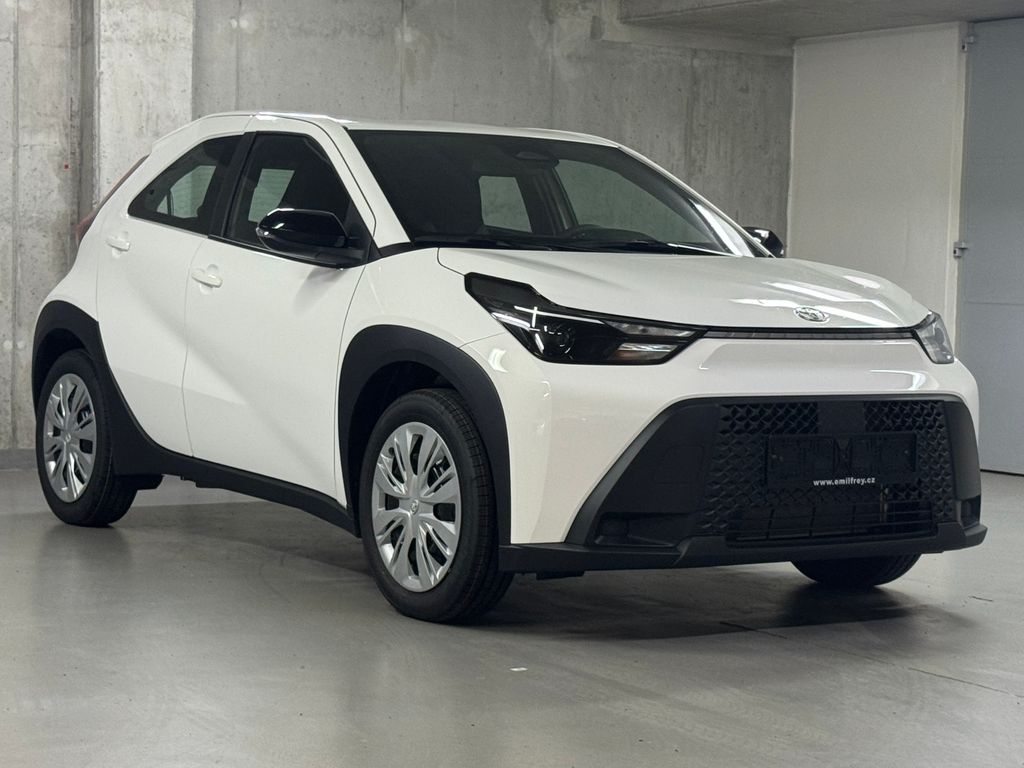 toyota-aygo-1-5-hybrid-116k-active - 2