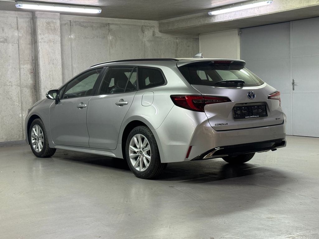 toyota-corolla-comfort-tech-1-8-hybrid-e-cvt-sport - 6