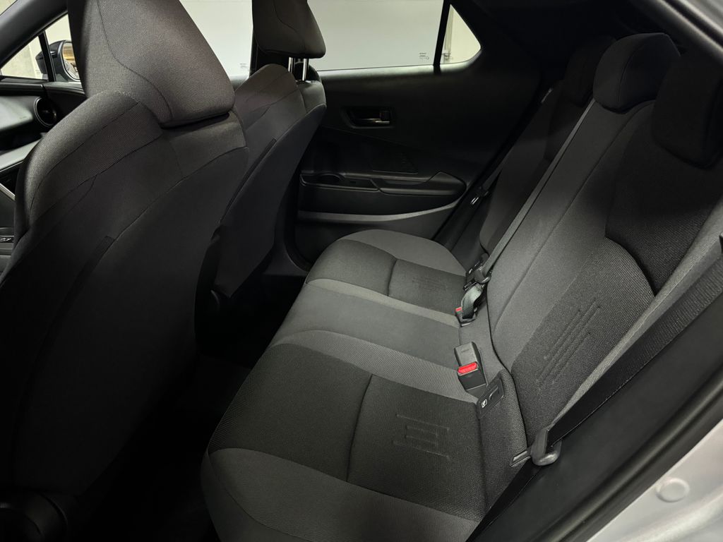 toyota-c-hr-1-8-hybrid-90kw-e-cvt-style - 9