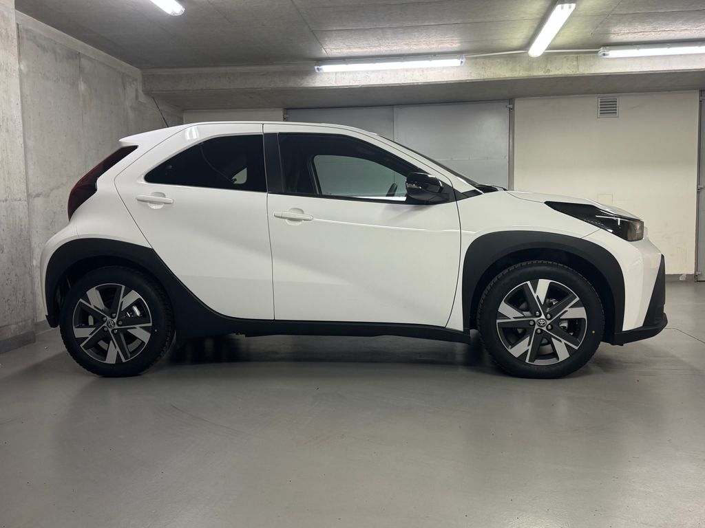 toyota-aygo-1-5-hybrid-116k-comfort - 3