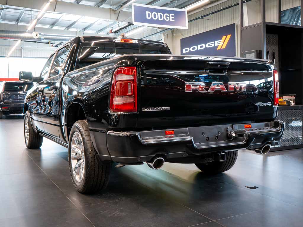 dodge-ram-5-7-laramie-v8-sport-pack-4wd - 1