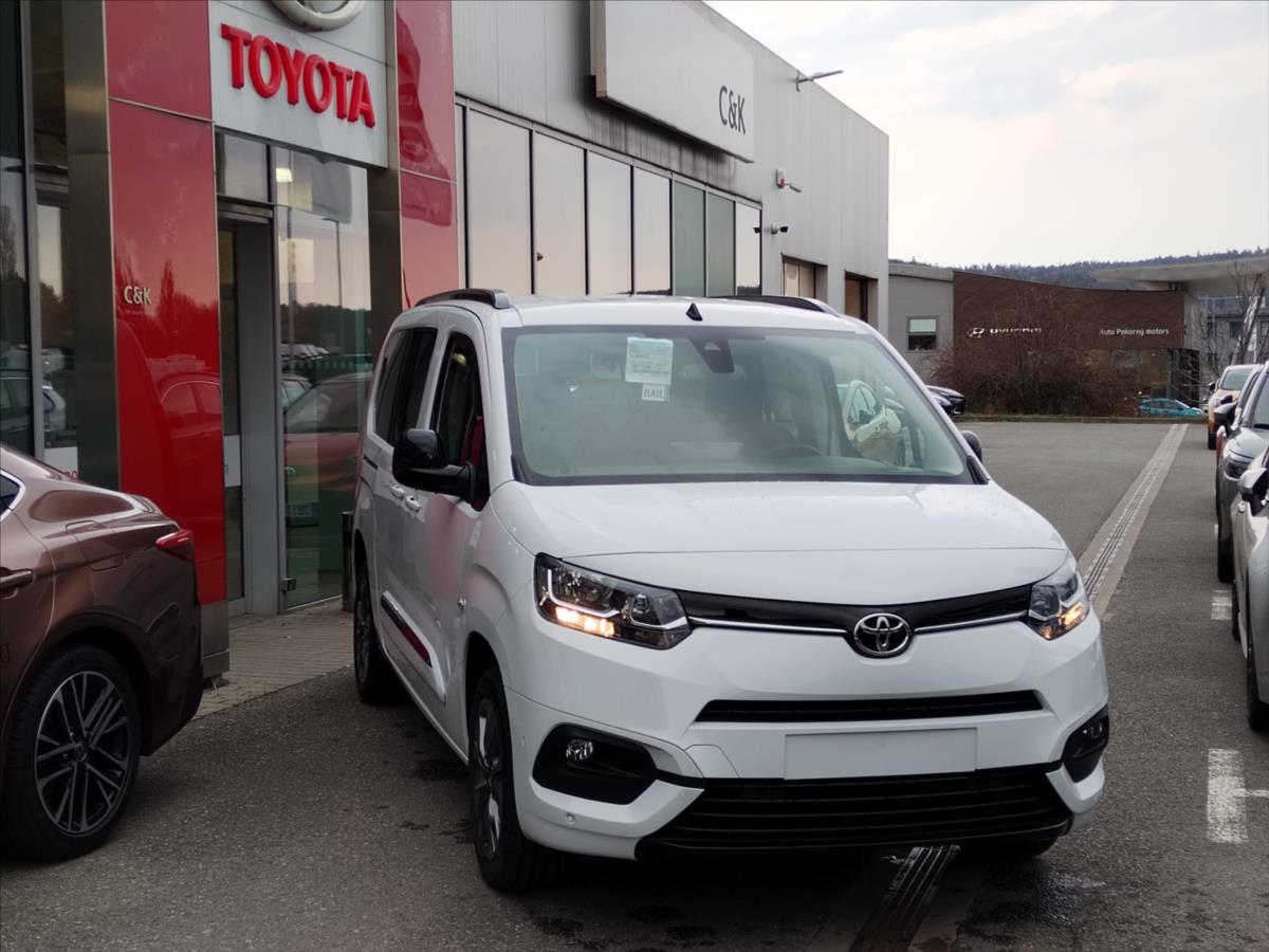 Toyota ProAce City Verso 1,2 pack Comfort  výbava Family