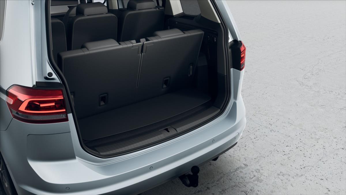 volkswagen-touran-1-5-tsi-evo2-7dsg-people - 3