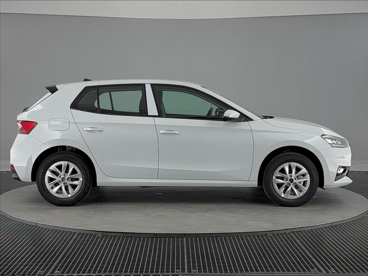skoda-fabia-1-0-tsi-selection - 2