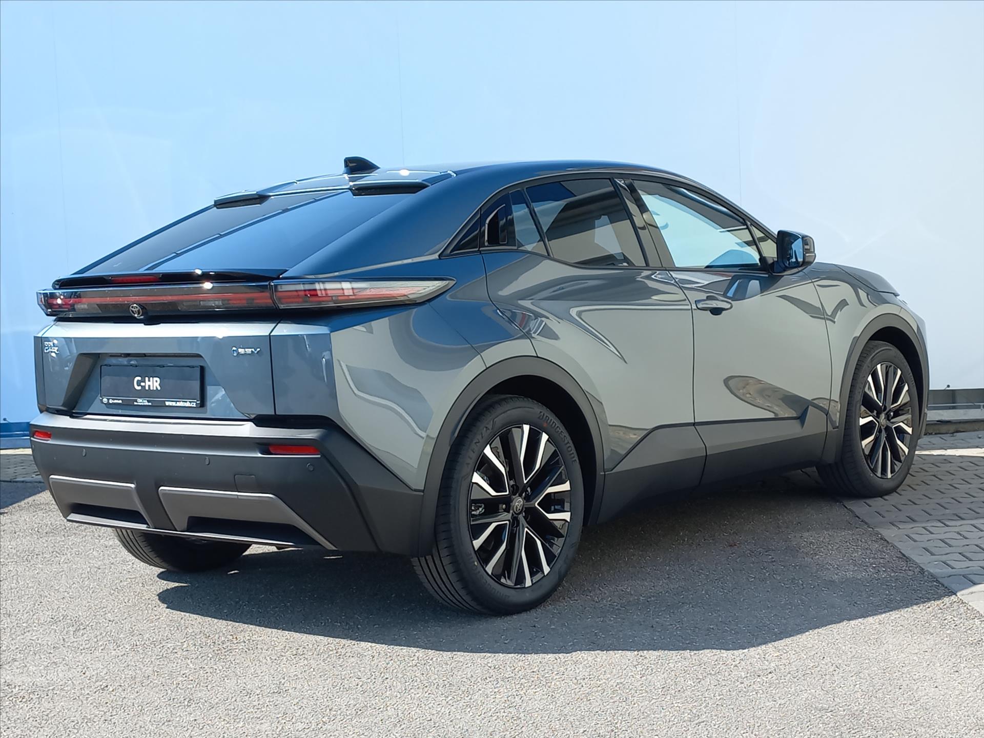 toyota-c-hr-2-0-bev-224k-at-style-dynamic - 1