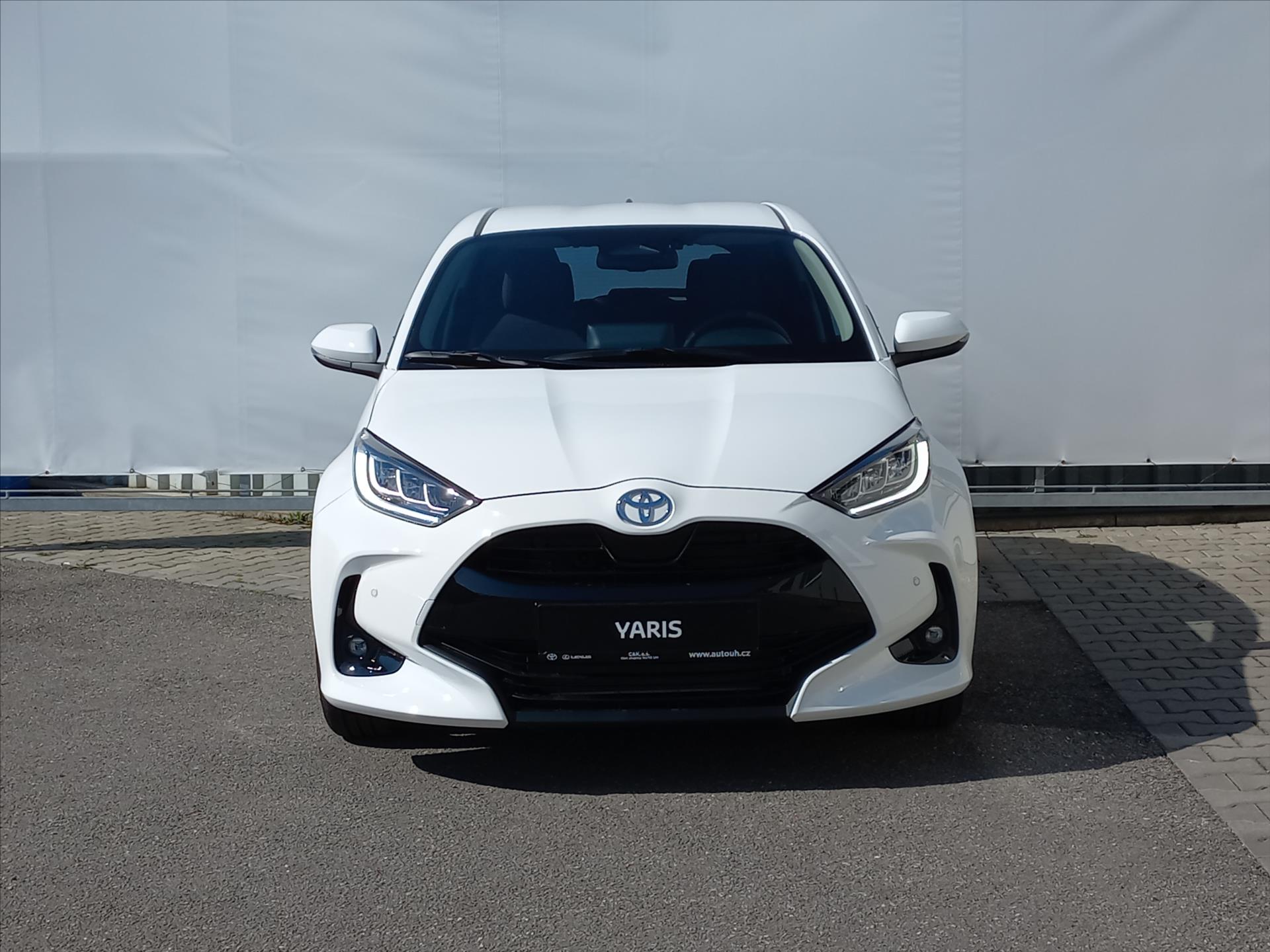 toyota-yaris-1-5-hybrid-e-cvt-116k-style - 3