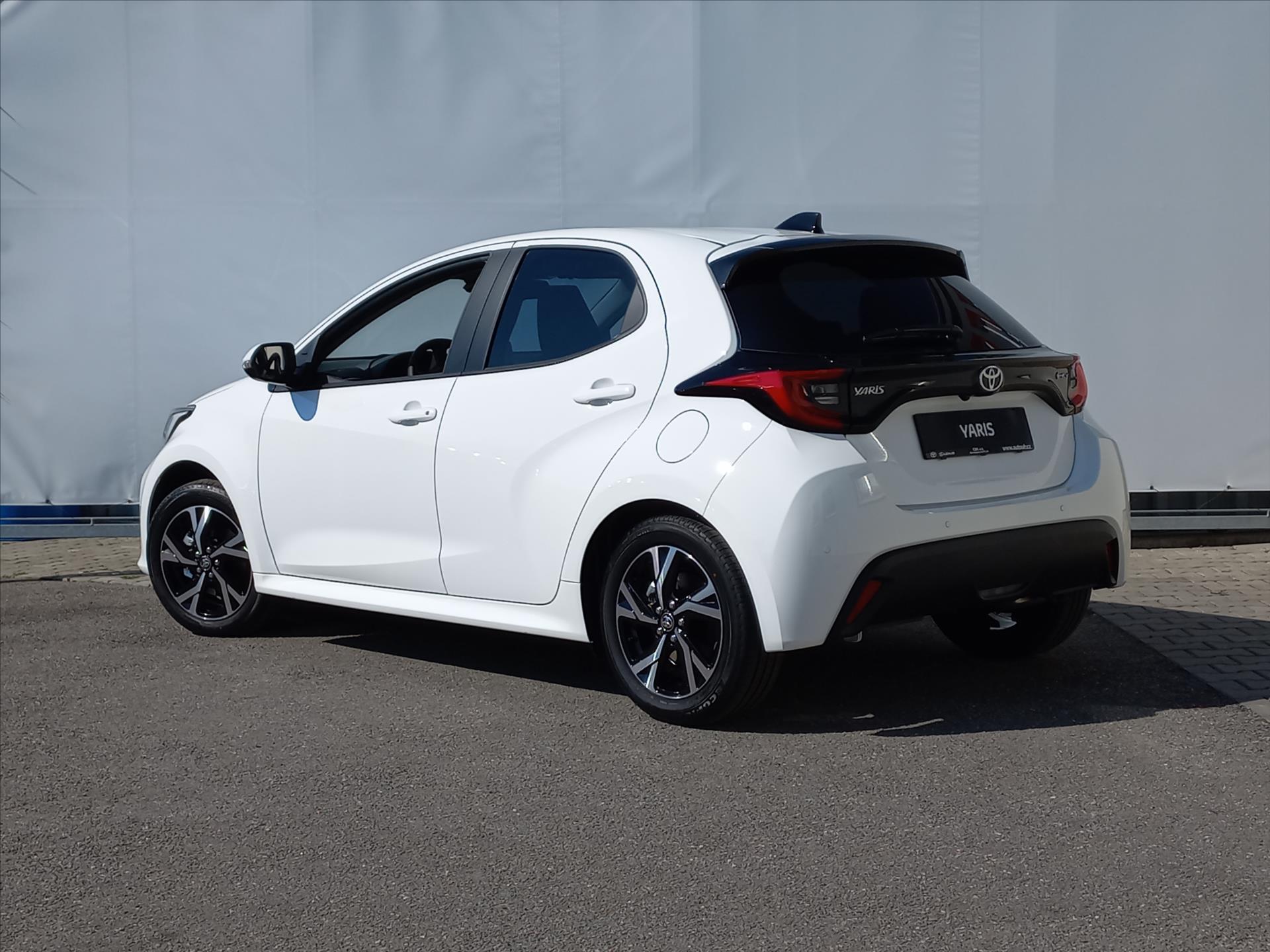 toyota-yaris-1-5-hybrid-e-cvt-116k-style - 6