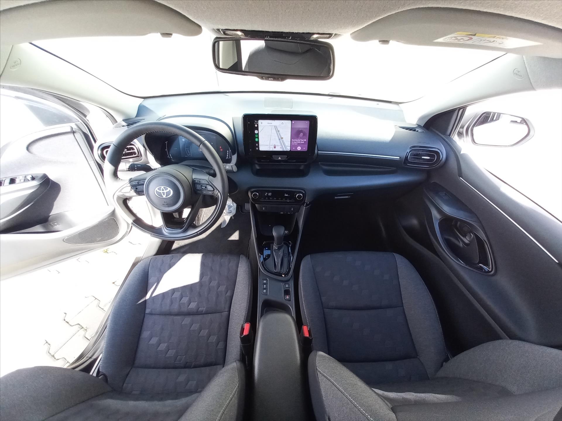 toyota-yaris-1-5-hybrid-e-cvt-116k-style - 9