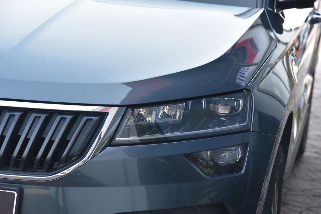 skoda-karoq-2-0-tdi-dsg-quarz-grau-metalli - 5