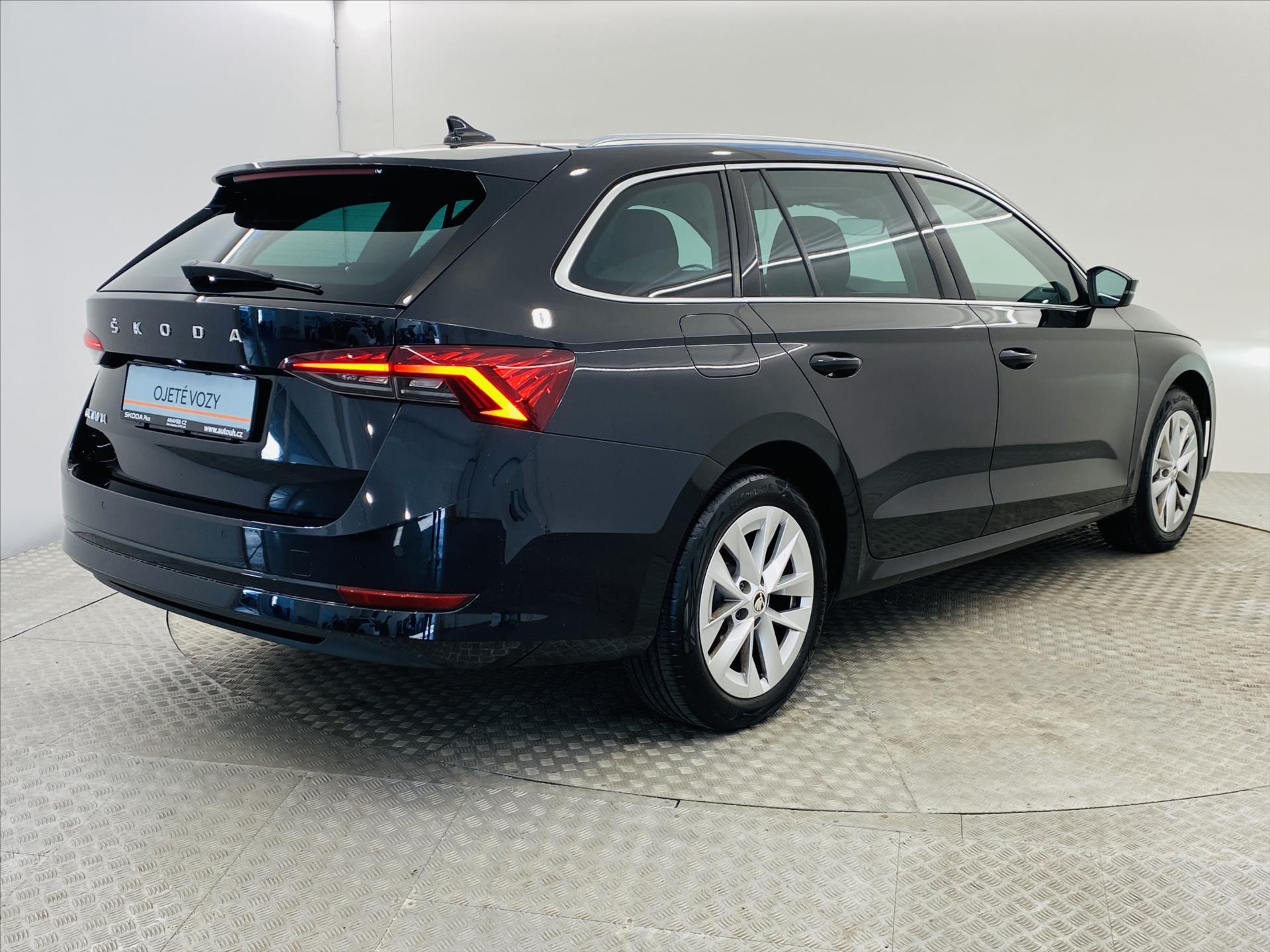 skoda-octavia-2-0-tdi-dsg-110-kw-style - 1