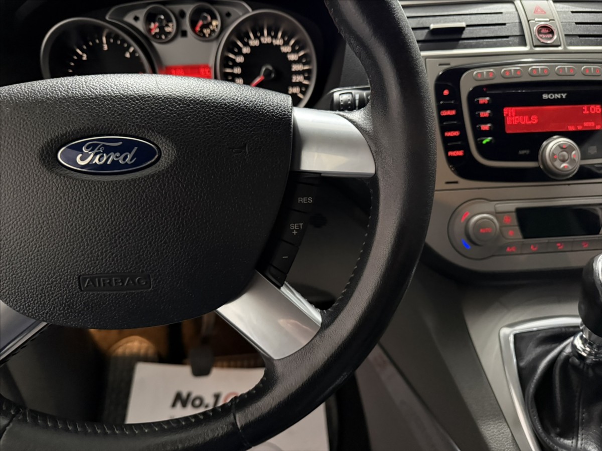 ford-kuga-2-0-tdci-titan-sony-keyless - 8