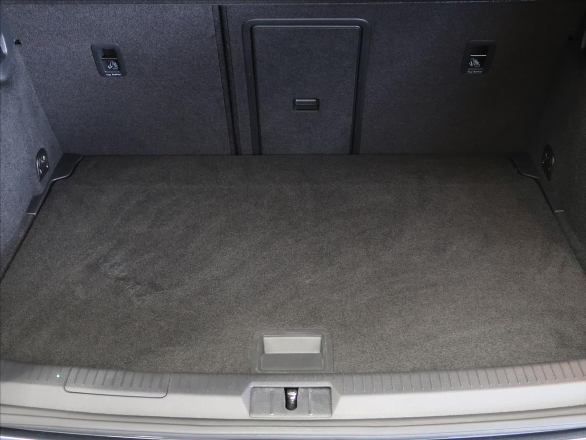 volkswagen-golf-2-0-tsi-180kw-gti-performance - 7