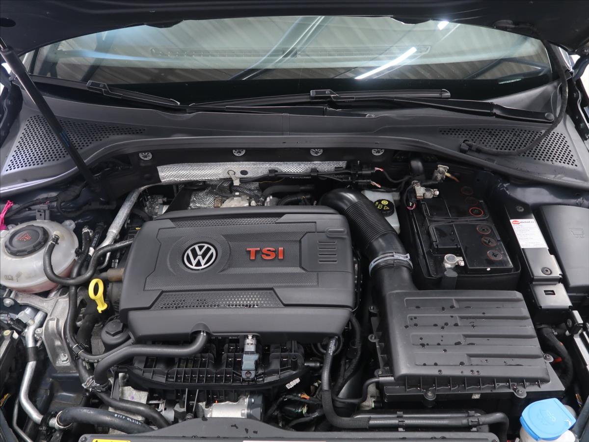 volkswagen-golf-2-0-tsi-180kw-gti-performance - 8