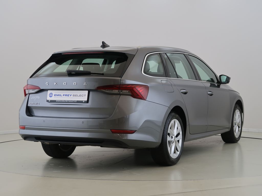 skoda-octavia-2-0tdi-cz-1maj-dph-combi-style - 4