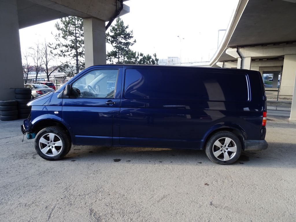 volkswagen-transporter-2-5tdi-96kw-l2h1-celek-na-nd - 1