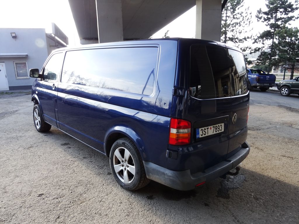 volkswagen-transporter-2-5tdi-96kw-l2h1-celek-na-nd - 2