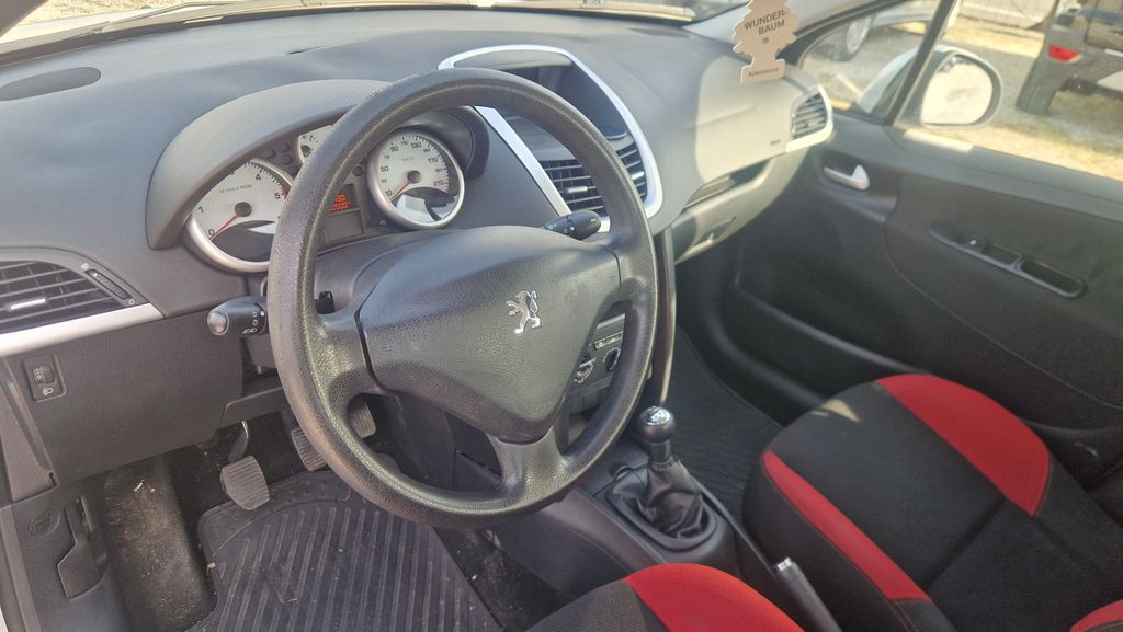 peugeot-207-1-6-hdi - 8
