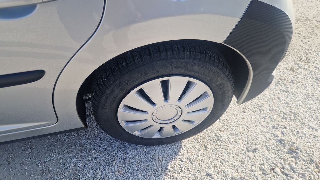 peugeot-207-1-6-hdi - 9