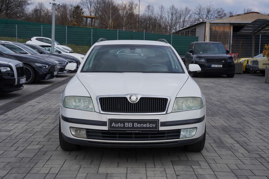 Škoda Octavia 1.6 FSI/116PS/Elegance/kůže/ČR