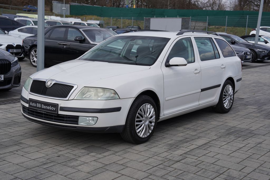 skoda-octavia-1-6-fsi-116ps-elegance-kuze-cr - 1