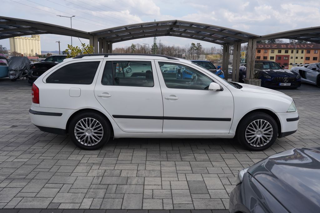 skoda-octavia-1-6-fsi-116ps-elegance-kuze-cr - 6