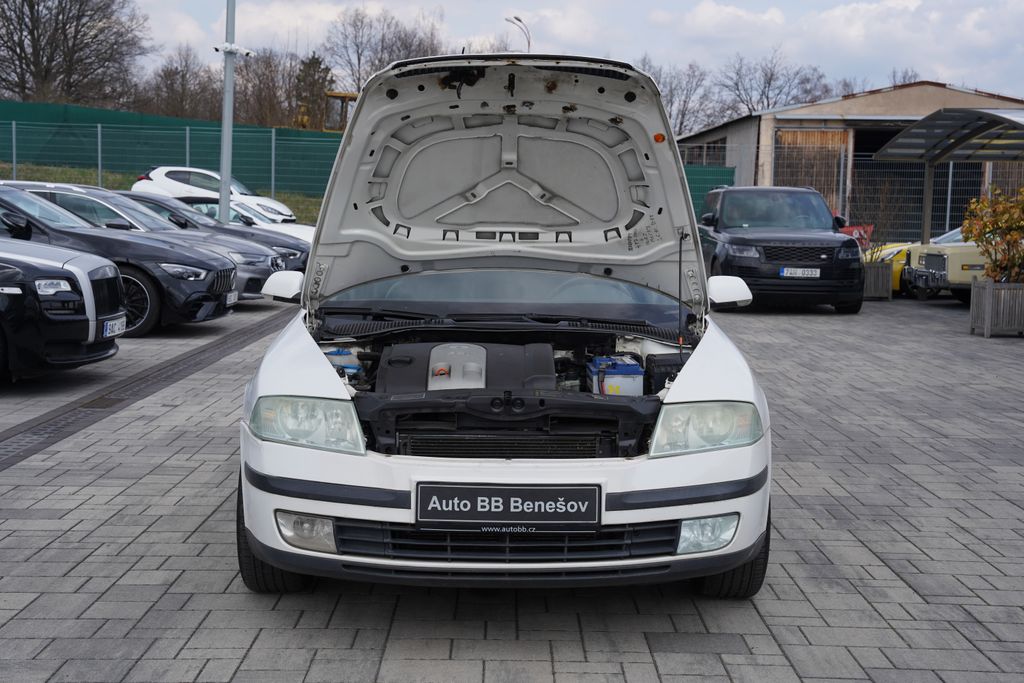 skoda-octavia-1-6-fsi-116ps-elegance-kuze-cr - 8