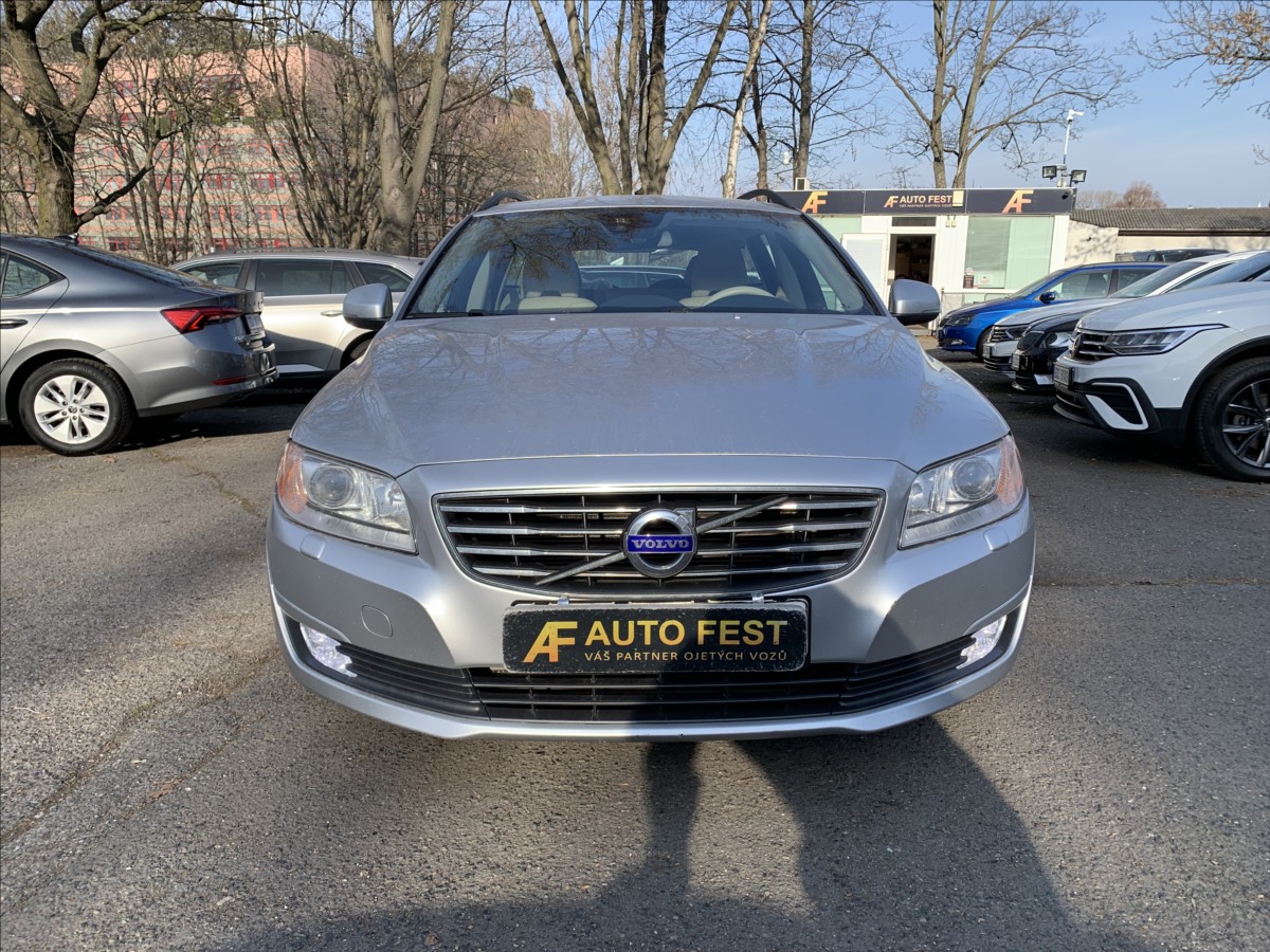 volvo-v70-2-4-d5-awd-cr - 1