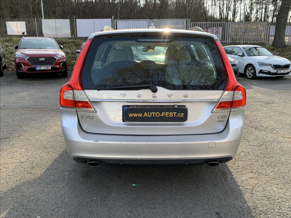 volvo-v70-2-4-d5-awd-cr - 5