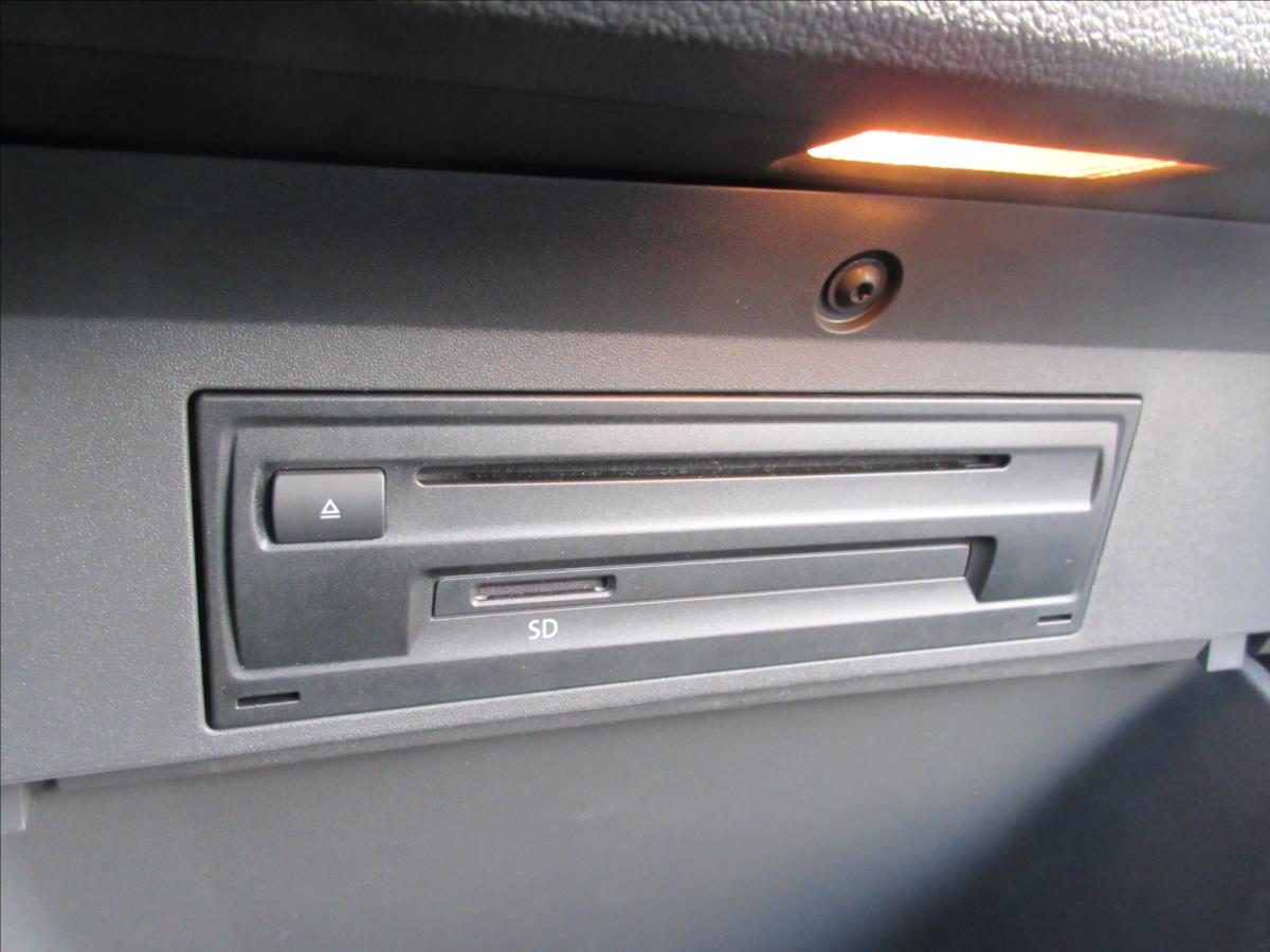 volkswagen-t-cross-1-0-tsi-edice-life-top-stav - 9