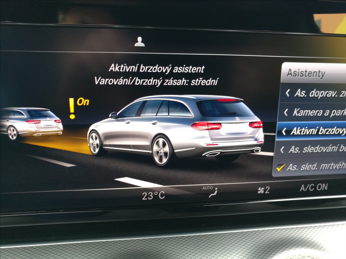 mercedes-benz-tridy-e-300d - 9