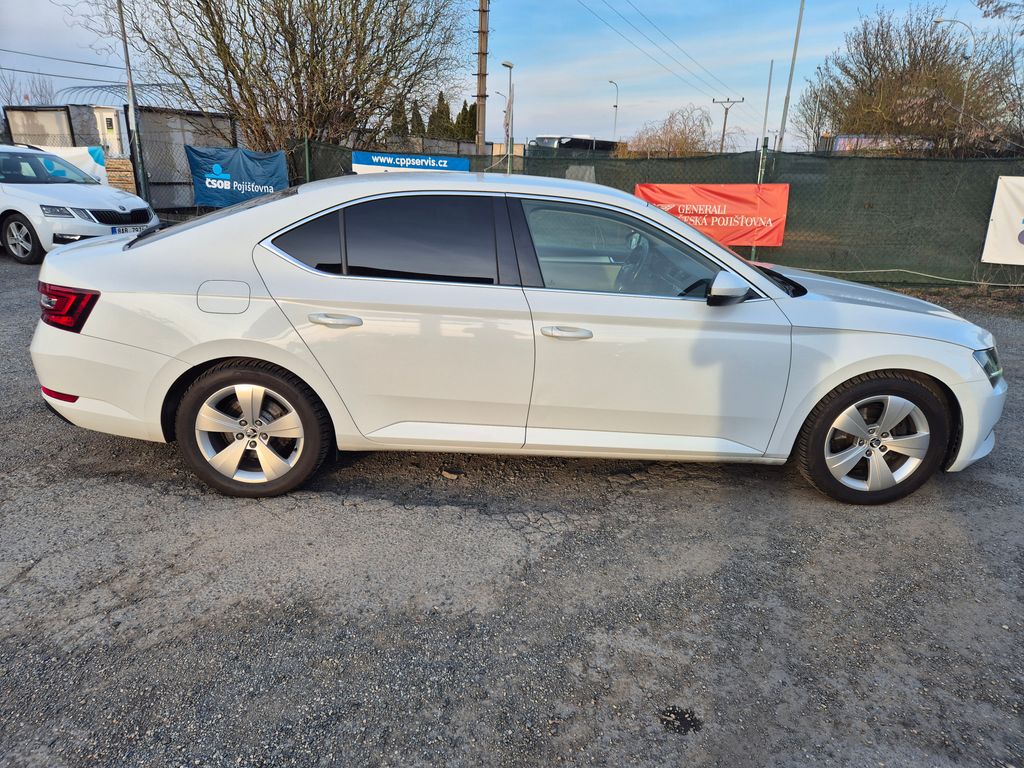 skoda-superb-2-0-tdi-dsg-style-plus-cz-ta - 3