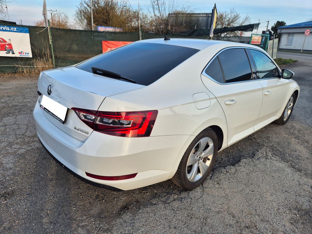 skoda-superb-2-0-tdi-dsg-style-plus-cz-ta - 4