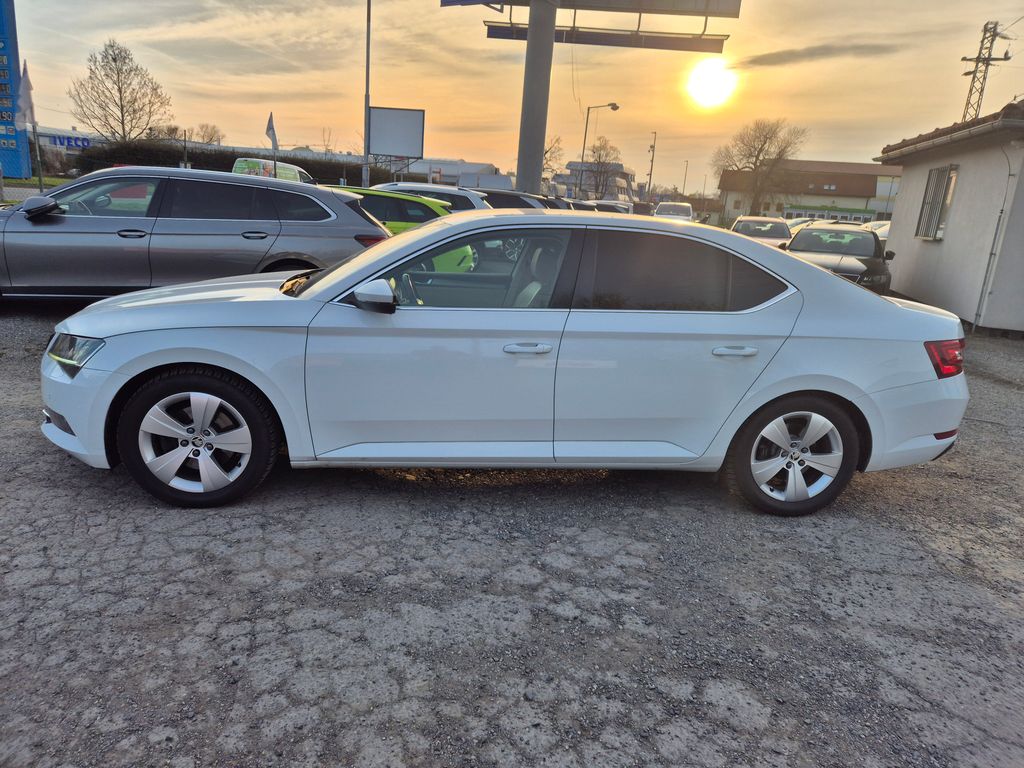 skoda-superb-2-0-tdi-dsg-style-plus-cz-ta - 7