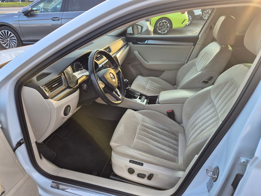 skoda-superb-2-0-tdi-dsg-style-plus-cz-ta - 8