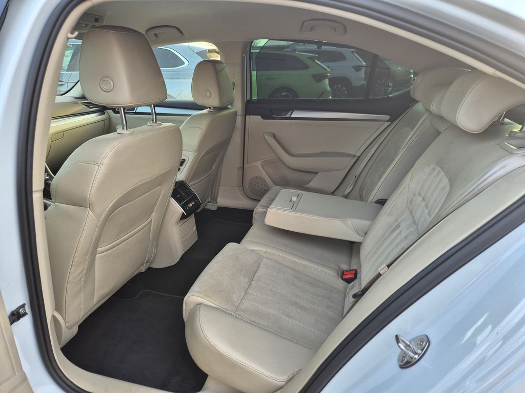 skoda-superb-2-0-tdi-dsg-style-plus-cz-ta - 9