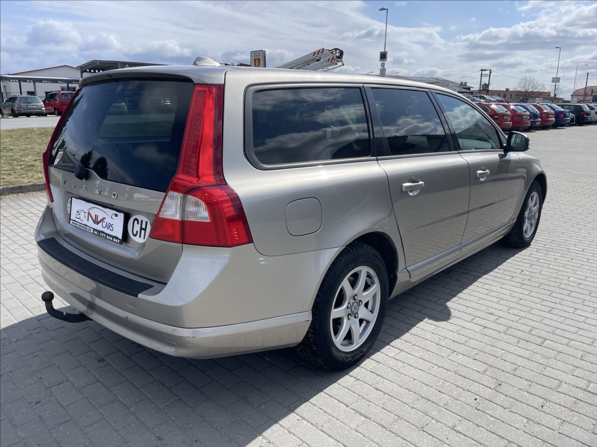 volvo-v70-2-0-d-100kw-momentum-kinetic-odp-dph - 3