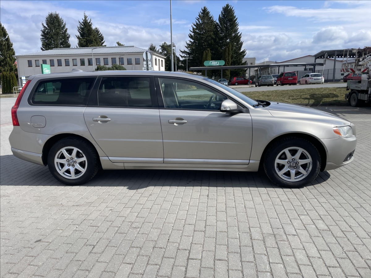 volvo-v70-2-0-d-100kw-momentum-kinetic-odp-dph - 4