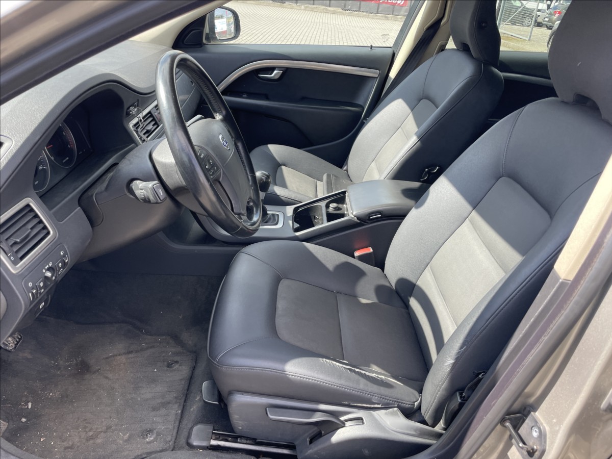 volvo-v70-2-0-d-100kw-momentum-kinetic-odp-dph - 6