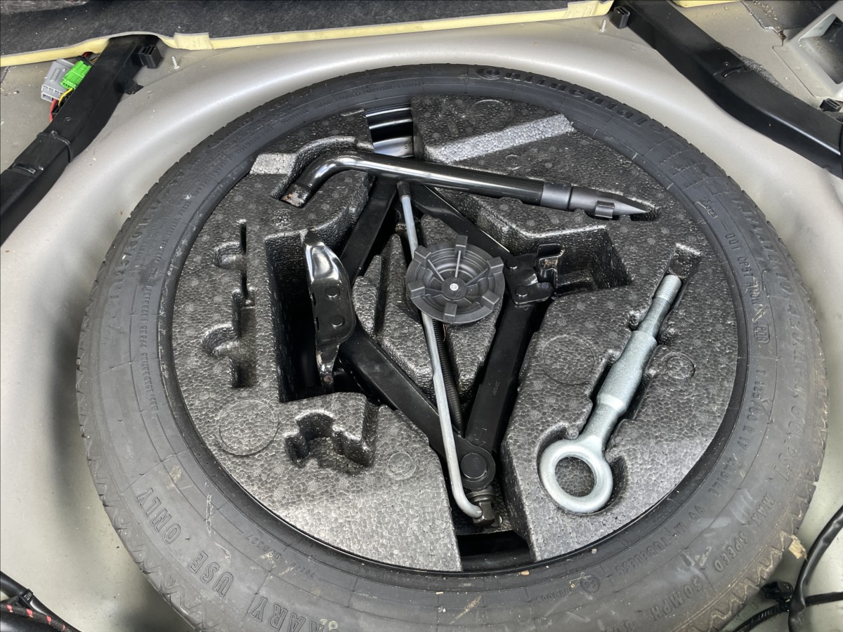 volvo-v70-2-0-d-100kw-momentum-kinetic-odp-dph - 9