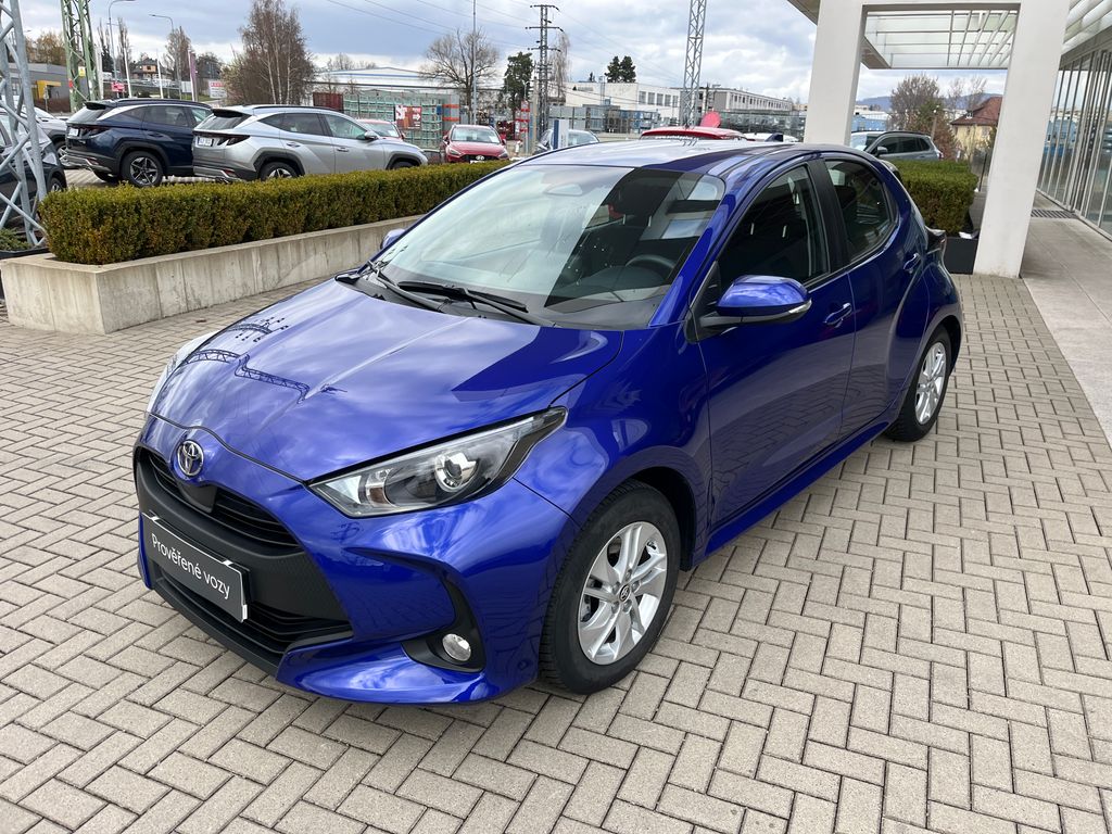 toyota-yaris-1-5-hybrid-e-cvt-comfort - 1